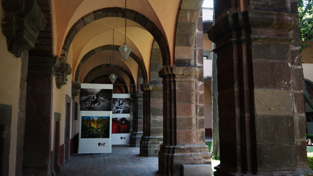 Arcos del Centro Cultural Ignacio Ramirez en San Miguel de Allende