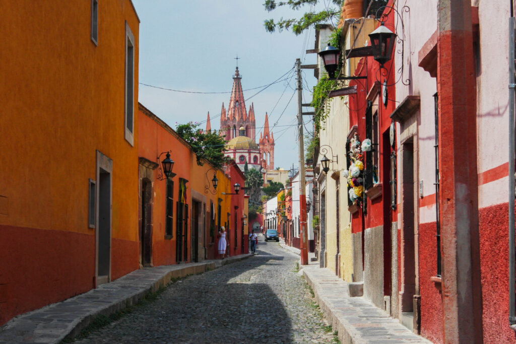 Vista de empedrado y aceras originales de San Miguel de Allende